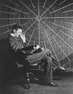 Nikola Tesla with his coil in 1896. Credits: Electrical Review